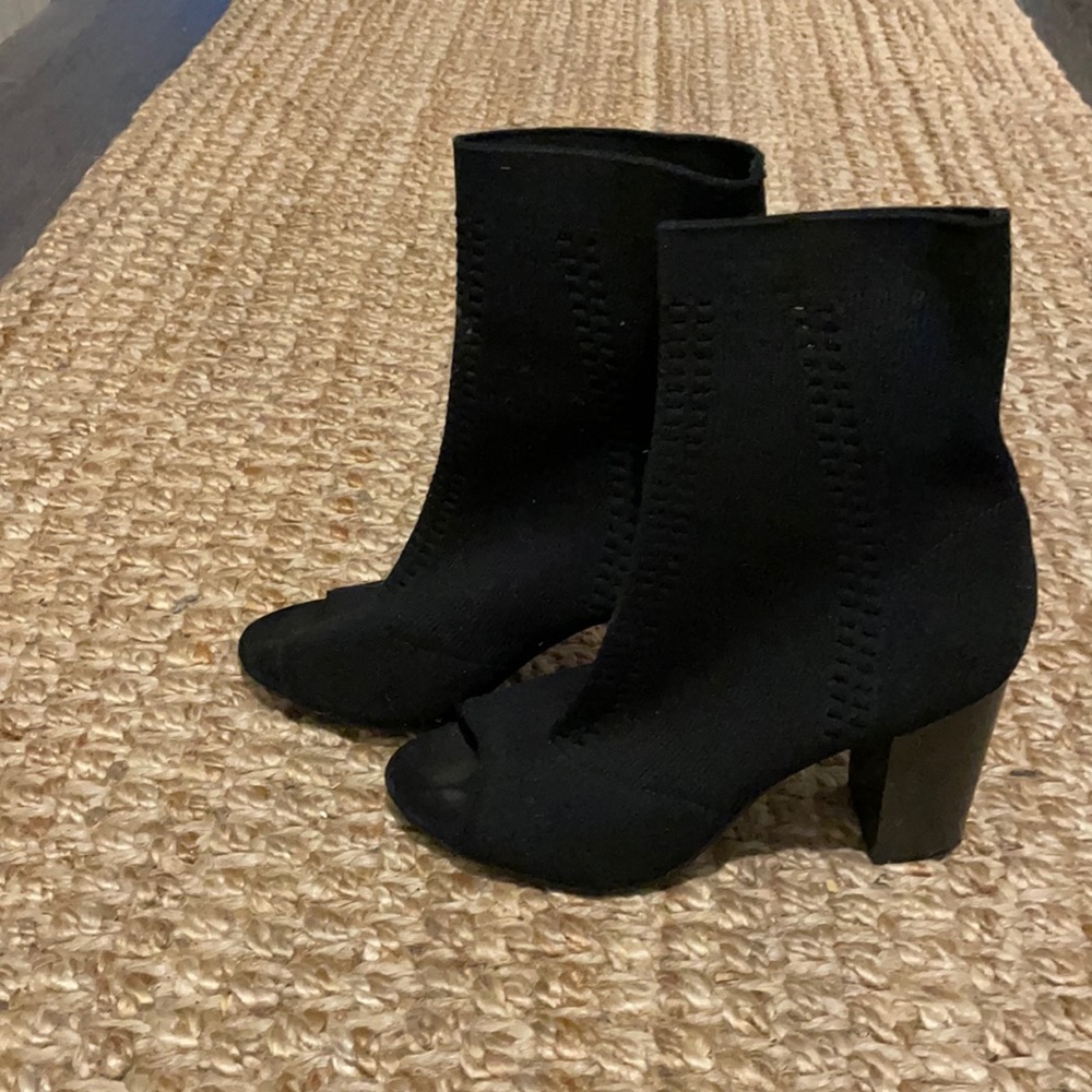 Mossimo open toe sock booties size 8.5